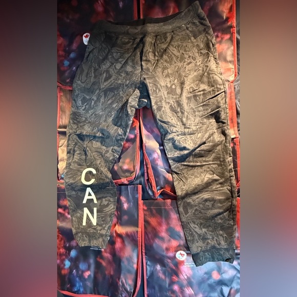 Lululemon Team Canada Olympic City Sweat Jogger Black Maple Metamorphosis XL - Picture 1 of 11